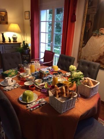 Clos Du Bourg Bed & Breakfast Saint-Cyr-en-Val Екстериор снимка